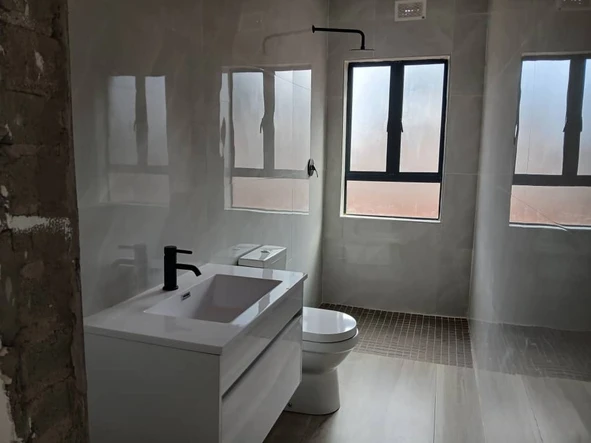 3 Bedroom Flat & Apartment