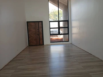 3 Bedroom Flat & Apartment