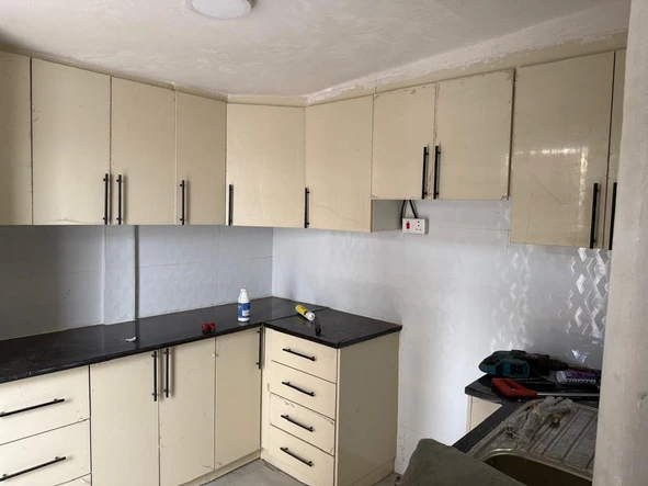 3 Bedroom Flat & Apartment