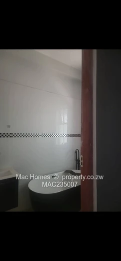 Helensvale clusters for sale 