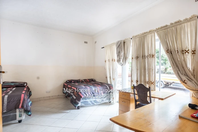 Borrowdale Mansion, Victor Darcy Close