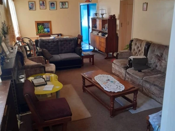 4 Bedroom Flat & Apartment