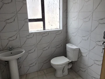 4 Bedroom Flat & Apartment