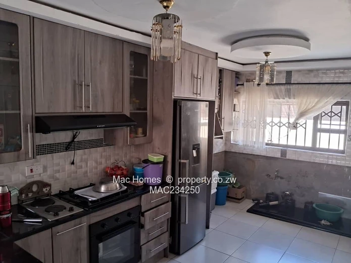 Mabvazuva Ruwa 4 bedroomed house for sale 