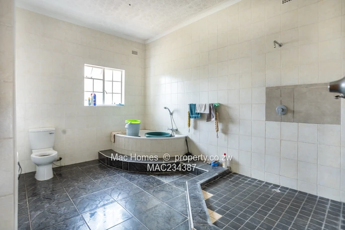 Borrowdale Mansion, Victor Darcy Close