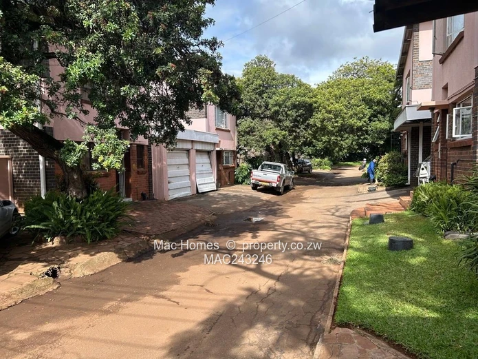 2 Bedroomed Duplex Close To Belgravia To Let