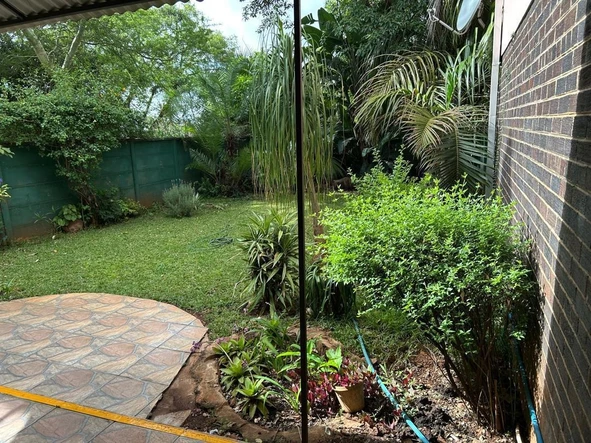 2 Bedroom Flat & Apartment