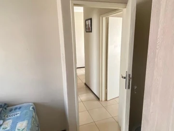 2 Bedroom Flat & Apartment