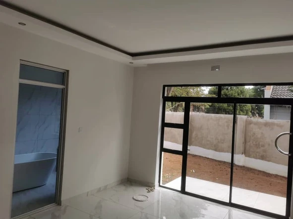 3 Bedroom Flat & Apartment