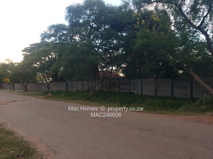 Commercial Property for Sale in Greendale Behind Bhola Msasa