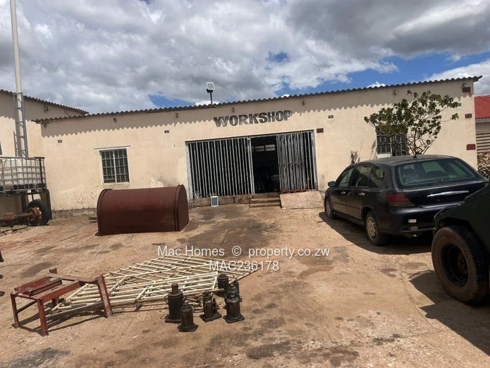 Commercial land for sale in Windsor Park, Ruwa