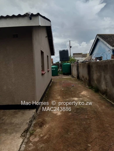 Zimre park house for sale