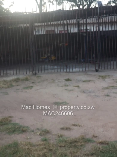 Commercial Property for Sale in Greendale Behind Bhola Msasa