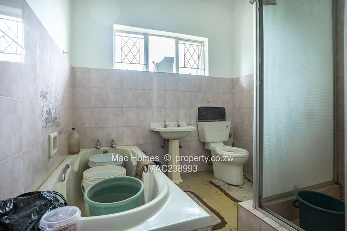 Spacious 7-Bed Chisipite Home with Borehole-550k