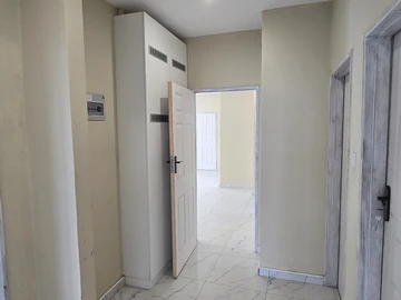 4 Bedroom Flat & Apartment