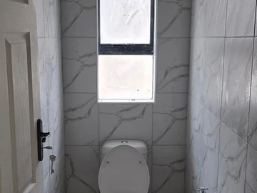 4 Bedroom Flat & Apartment