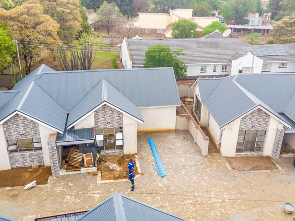 3 Bedroom Flat & Apartment