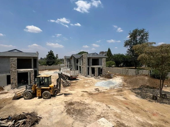 4 Bedroom Flat & Apartment