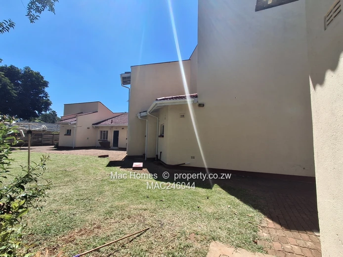 6 bedroom to rent in borrowdale west