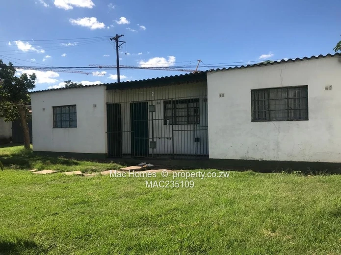 Townhouse/Commercial Property For Sale