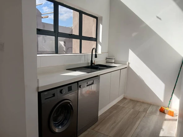 3 Bedroom Flat & Apartment