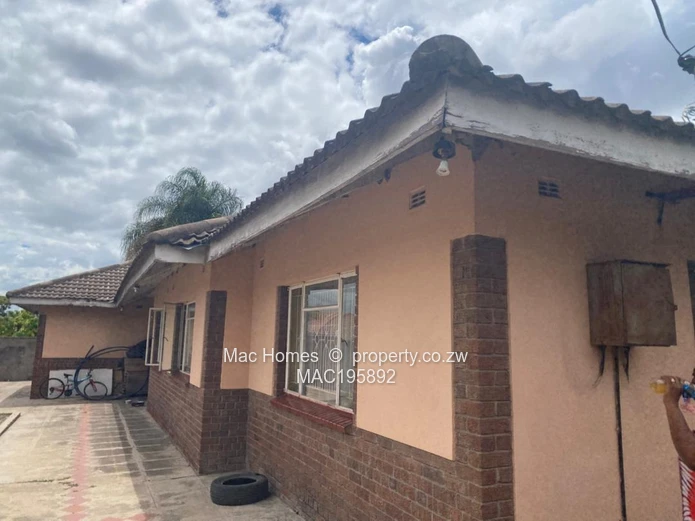 Meyrick Park 4-Bed Home on 4000m² 