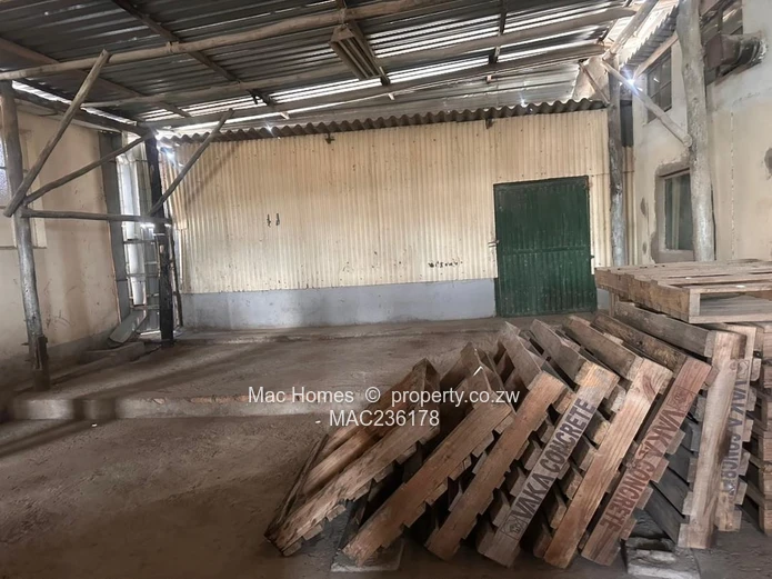 Commercial land for sale in Windsor Park, Ruwa