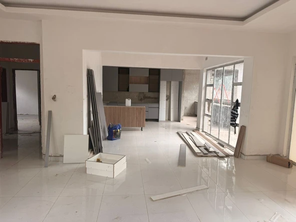 3 Bedroom Flat & Apartment