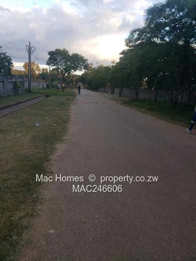 Commercial Property for Sale in Greendale Behind Bhola Msasa
