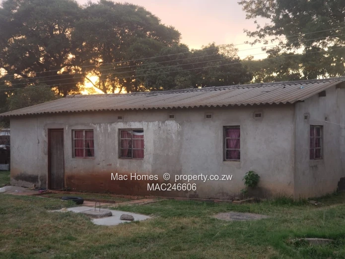 Commercial Property for Sale in Greendale Behind Bhola Msasa
