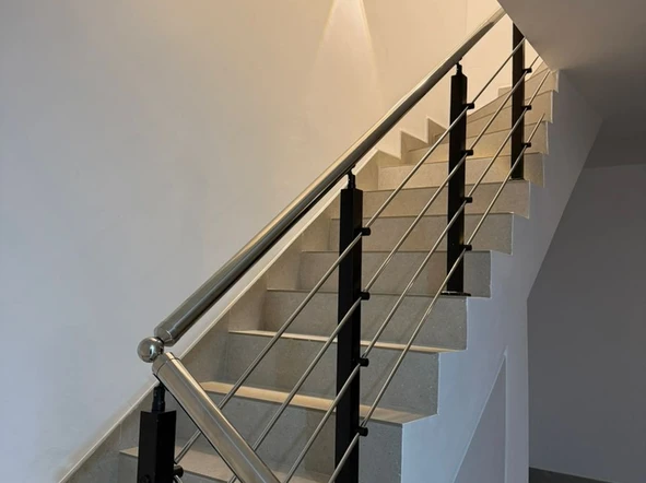 2 Bedroom Flat & Apartment