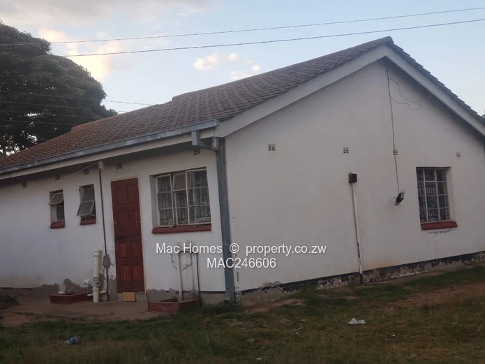 Commercial Property for Sale in Greendale Behind Bhola Msasa