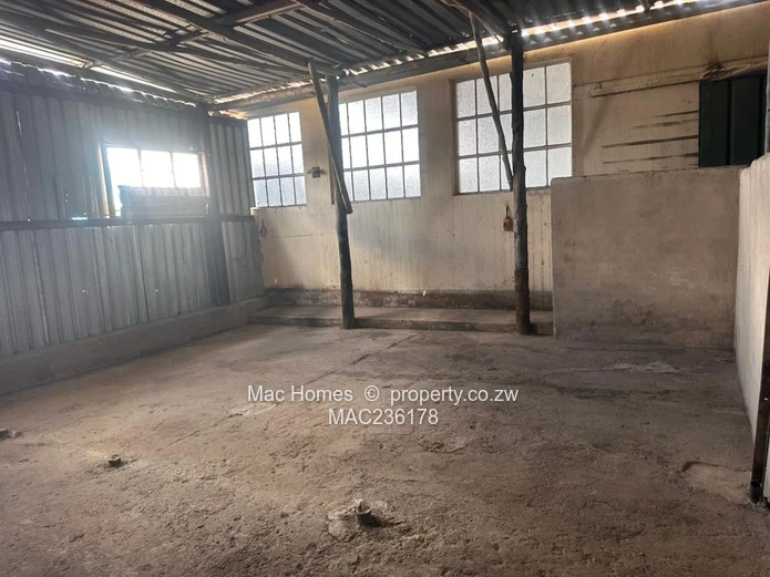 Commercial land for sale in Windsor Park, Ruwa