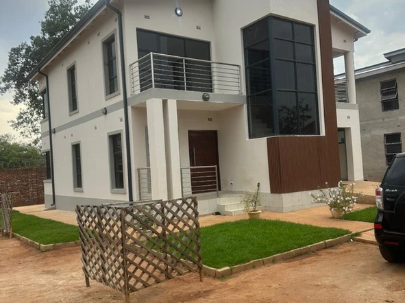 4 Bedroom Flat & Apartment