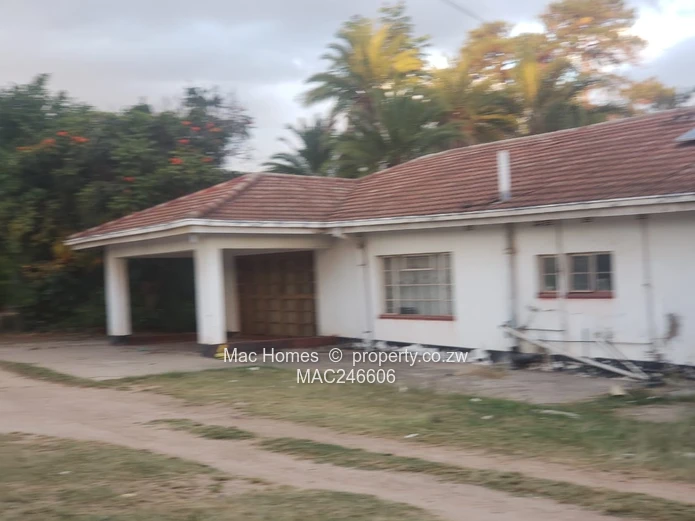 Commercial Property for Sale in Greendale Behind Bhola Msasa