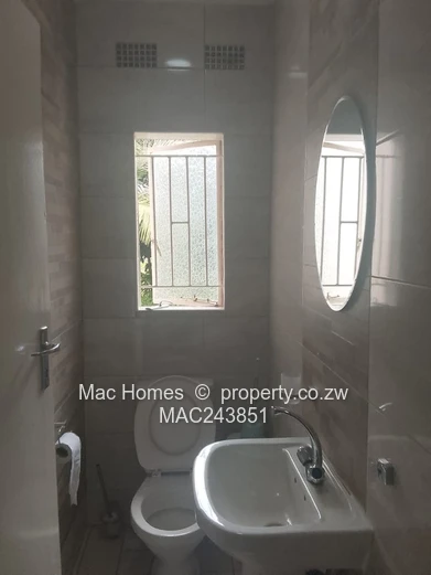 neat 4 bedroom to let in Tynwald north