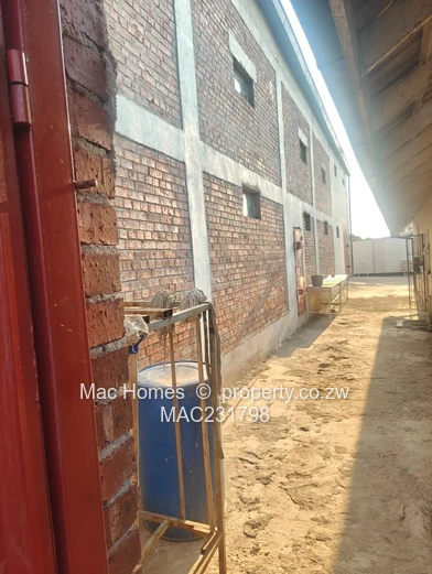 Eastlea Warehouse with Red Gate — 1,411m² land