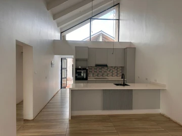 3 Bedroom Flat & Apartment