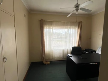 3 Bedroom Flat & Apartment