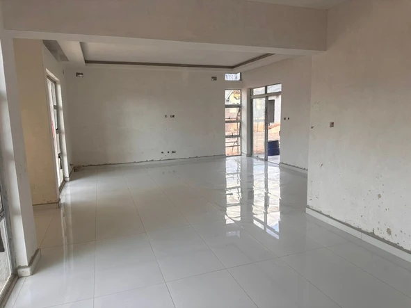 3 Bedroom Flat & Apartment