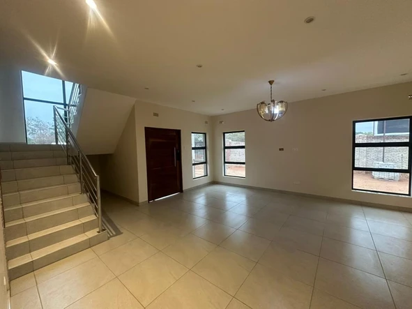 4 Bedroom Flat & Apartment