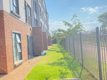 2 Bedroom Flat & Apartment