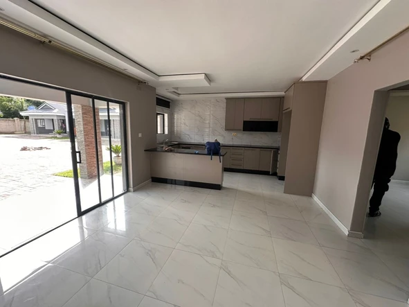 3 Bedroom Flat & Apartment