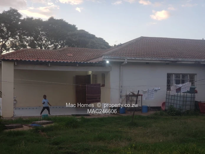 Commercial Property for Sale in Greendale Behind Bhola Msasa