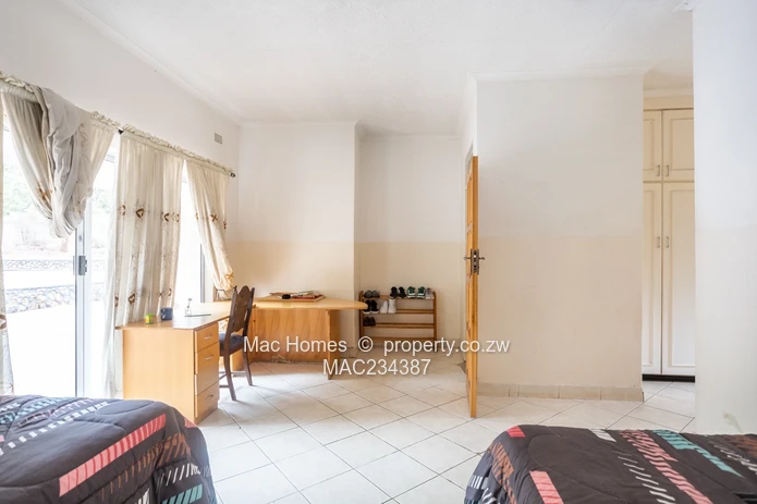 Borrowdale Mansion, Victor Darcy Close