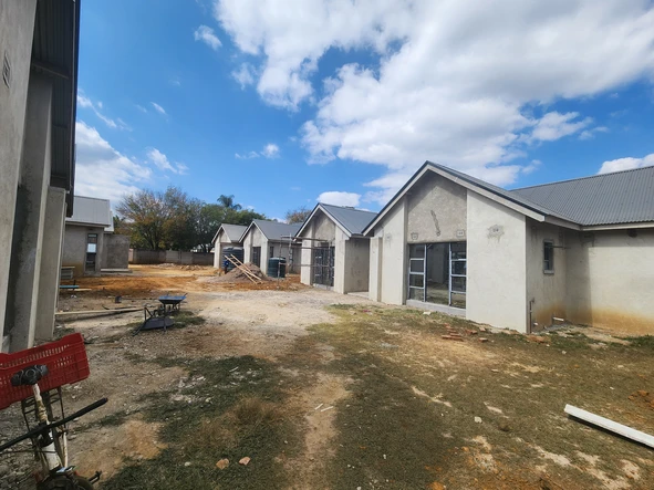 Elegant 3-Bedroom Townhouse in Prime Borrowdale