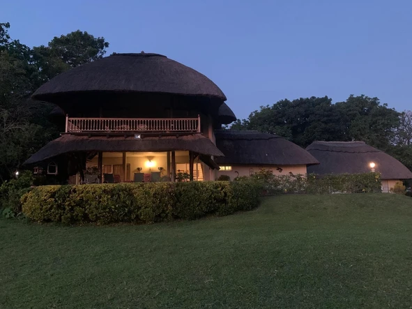 Hotel & Lodge