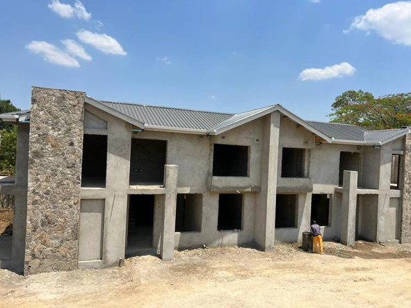 4 Bedroom Flat & Apartment