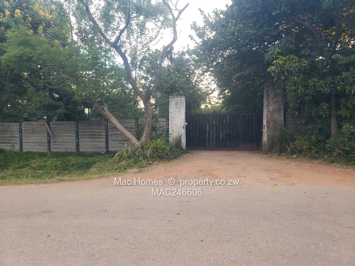 Commercial Property for Sale in Greendale Behind Bhola Msasa