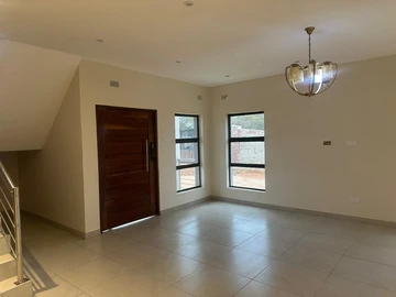 4 Bedroom Flat & Apartment